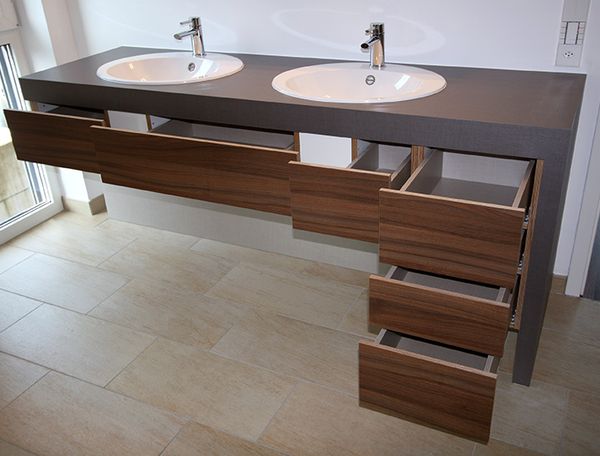 Bad Möbel, offen, Nahansicht